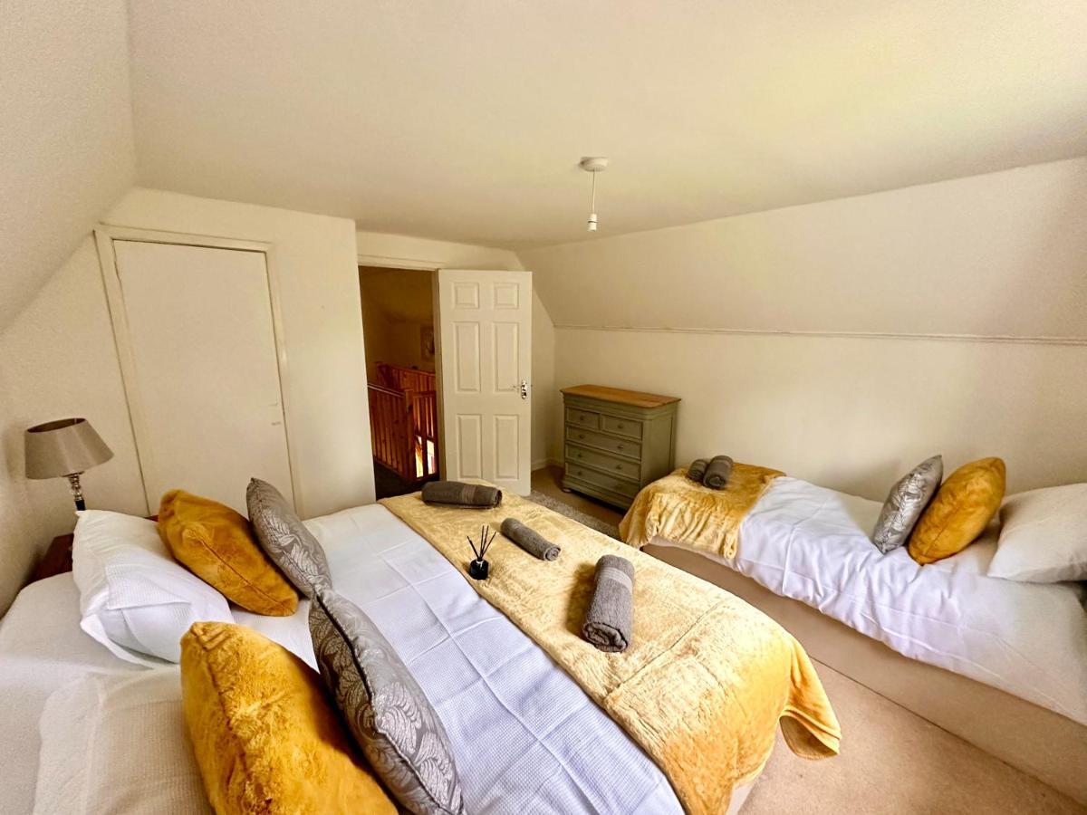 Three Bedroom Rural, Relaxing And Peaceful,Dogs Welcome! With Cymru Holidays Abergavenny Bagian luar foto