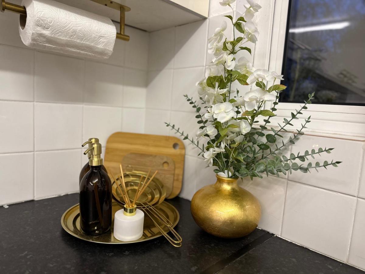 Three Bedroom Rural, Relaxing And Peaceful,Dogs Welcome! With Cymru Holidays Abergavenny Bagian luar foto