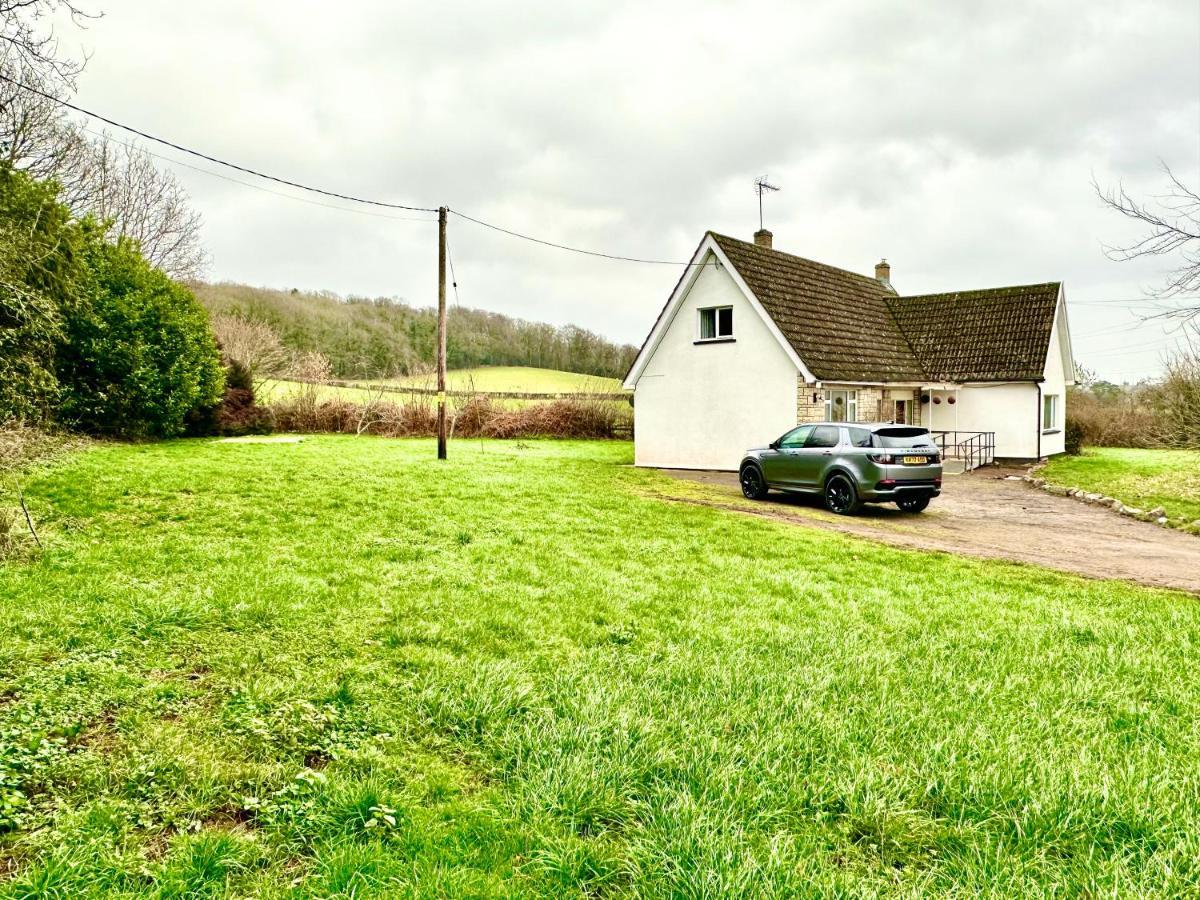 Three Bedroom Rural, Relaxing And Peaceful,Dogs Welcome! With Cymru Holidays Abergavenny Bagian luar foto