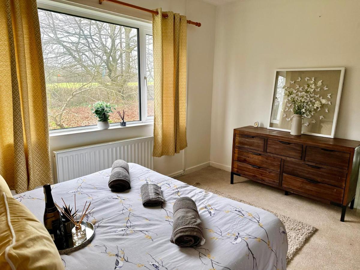 Three Bedroom Rural, Relaxing And Peaceful,Dogs Welcome! With Cymru Holidays Abergavenny Bagian luar foto