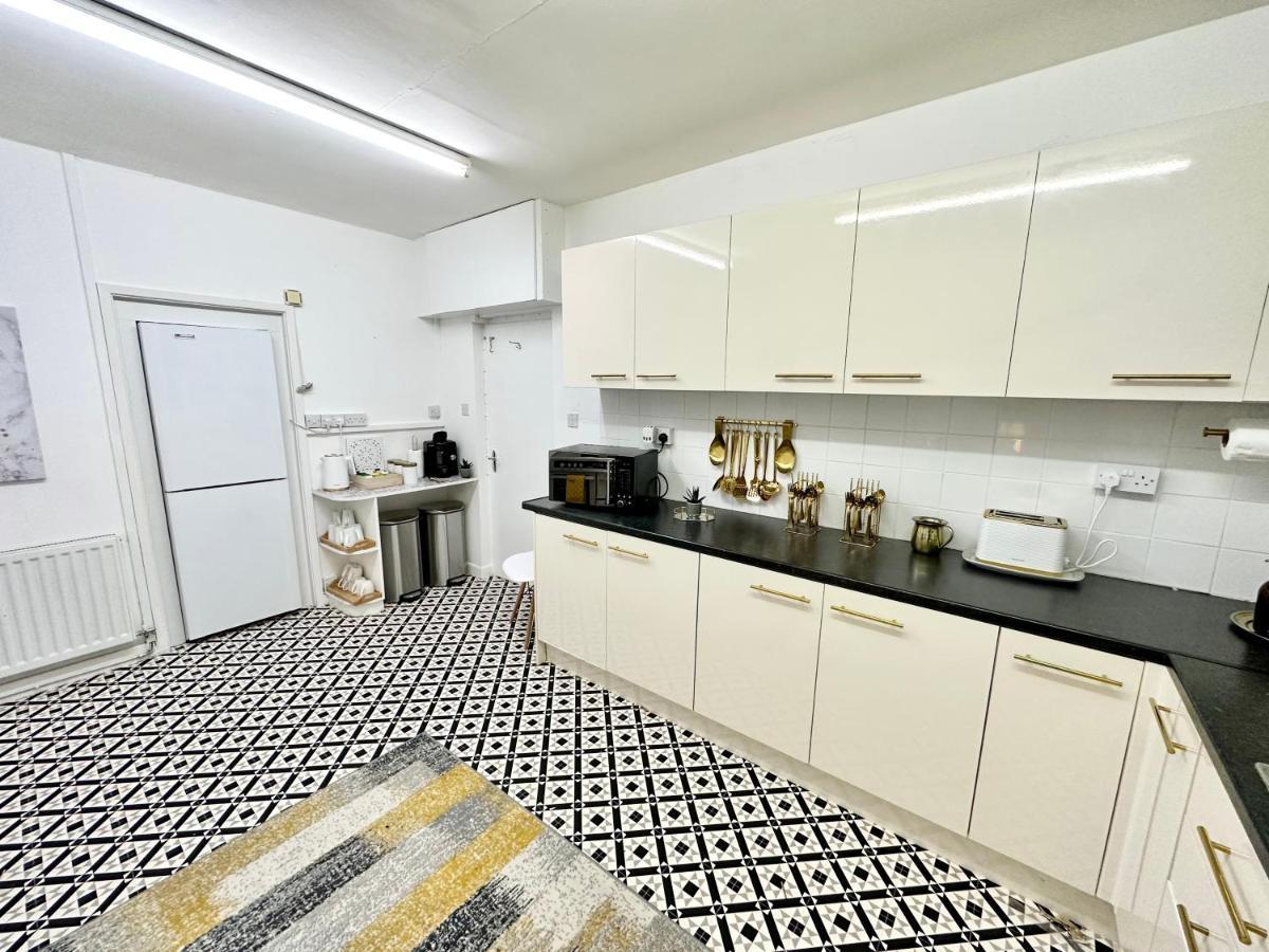 Three Bedroom Rural, Relaxing And Peaceful,Dogs Welcome! With Cymru Holidays Abergavenny Bagian luar foto