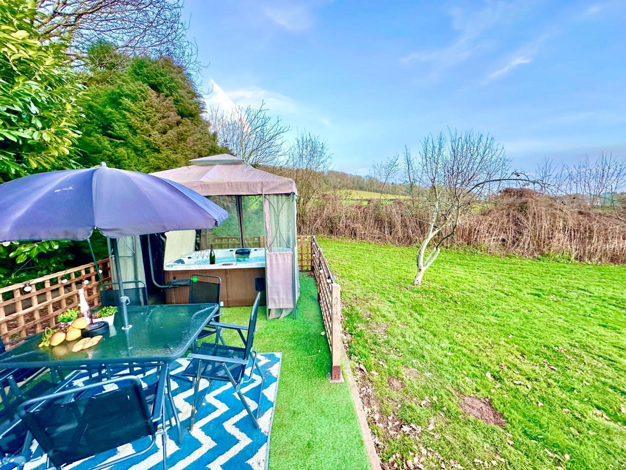 Three Bedroom Rural, Relaxing And Peaceful,Dogs Welcome! With Cymru Holidays Abergavenny Bagian luar foto